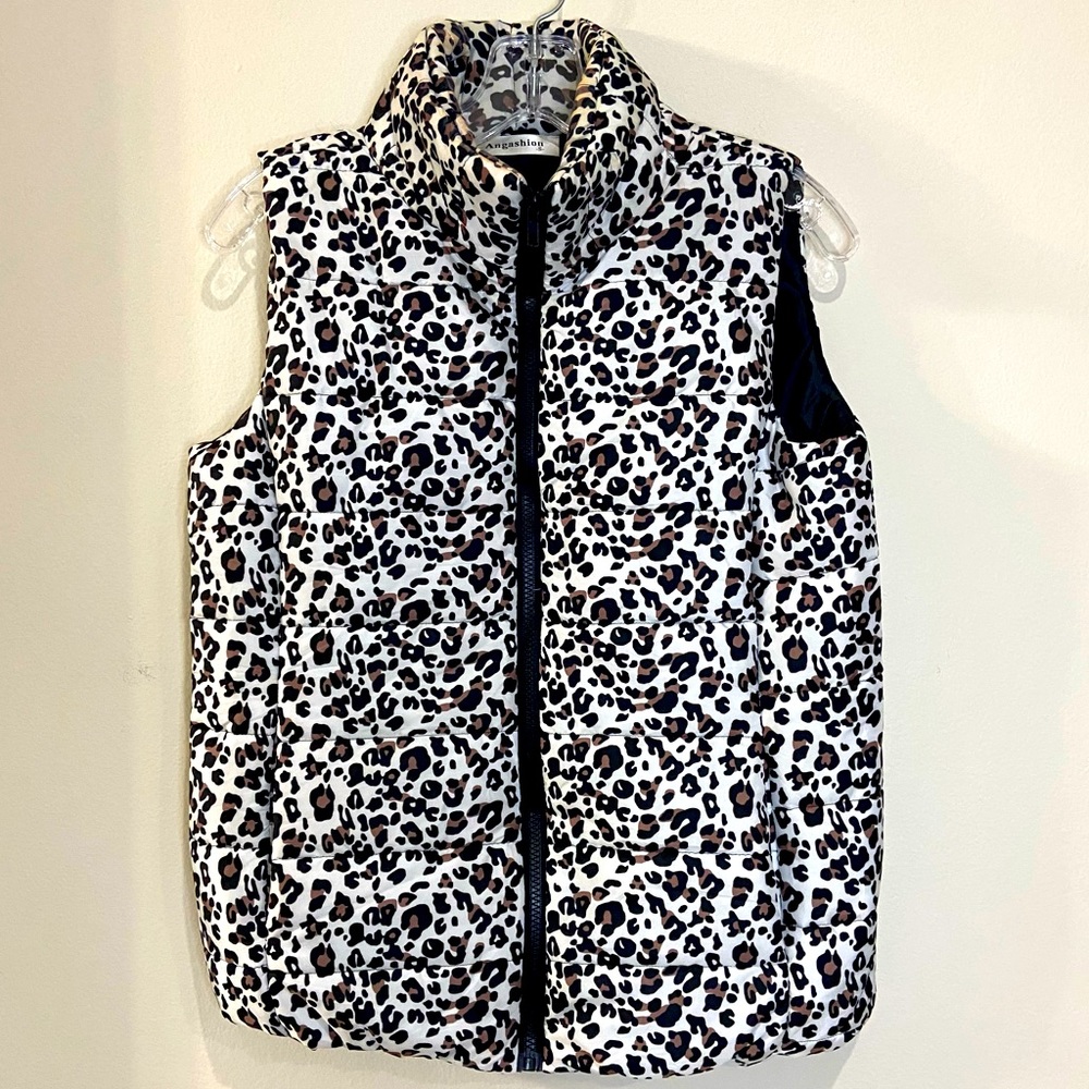 Angashion Leopard Print Vest